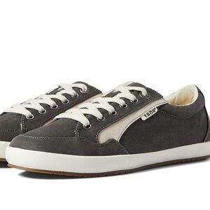 Taos women’s sneakers Shooting Star gray EUC 9